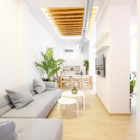 Modern 3 Bedroom, City Center With Patio & High Ceilings By 10Tosea Málaga Eksteriør bilde