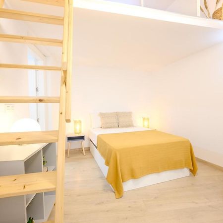 Modern 3 Bedroom, City Center With Patio & High Ceilings By 10Tosea Málaga Eksteriør bilde