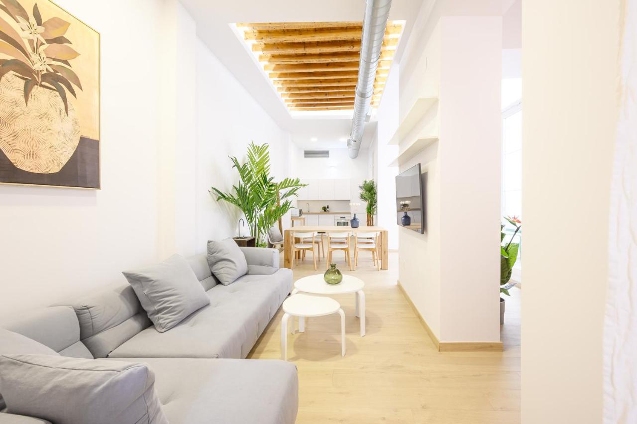Modern 3 Bedroom, City Center With Patio & High Ceilings By 10Tosea Málaga Eksteriør bilde