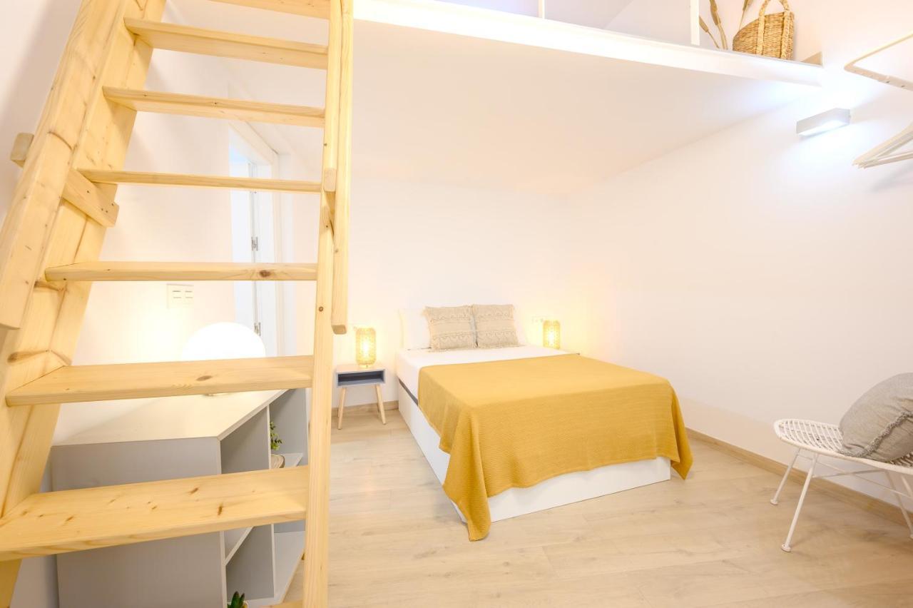 Modern 3 Bedroom, City Center With Patio & High Ceilings By 10Tosea Málaga Eksteriør bilde