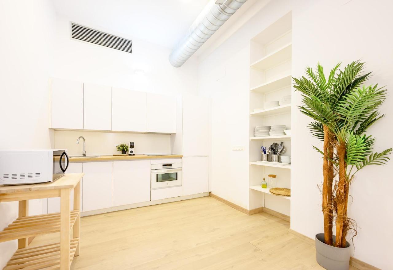 Modern 3 Bedroom, City Center With Patio & High Ceilings By 10Tosea Málaga Eksteriør bilde