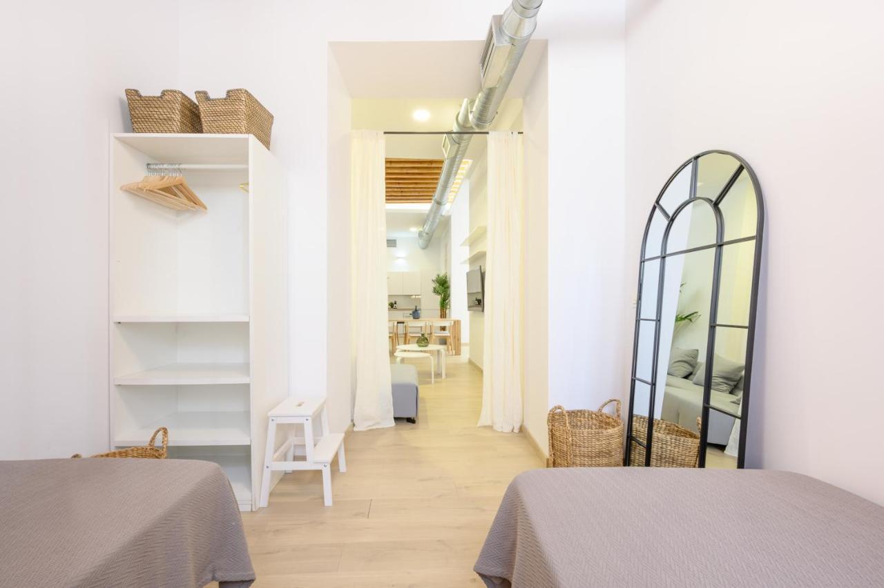 Modern 3 Bedroom, City Center With Patio & High Ceilings By 10Tosea Málaga Eksteriør bilde