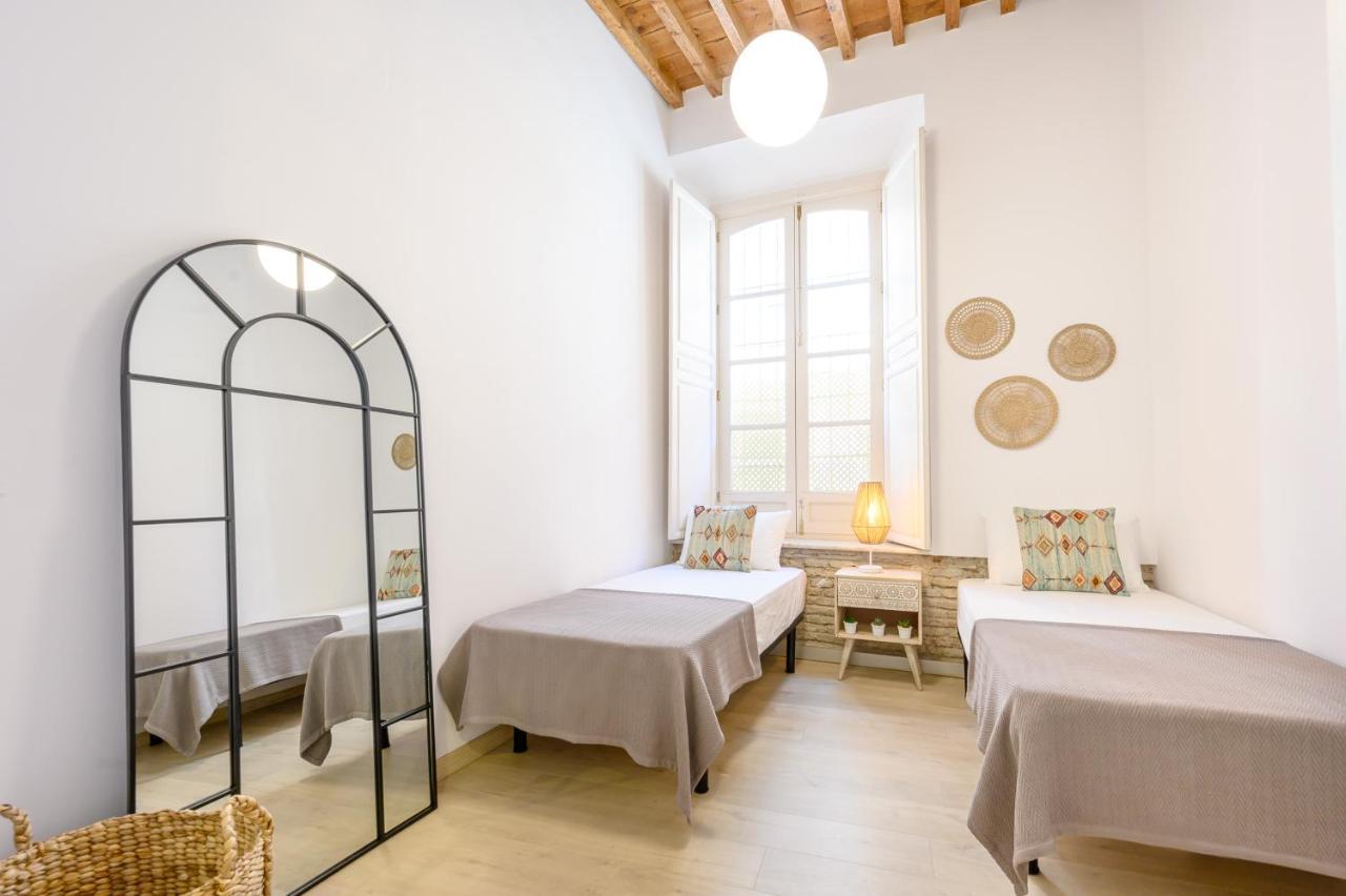 Modern 3 Bedroom, City Center With Patio & High Ceilings By 10Tosea Málaga Eksteriør bilde