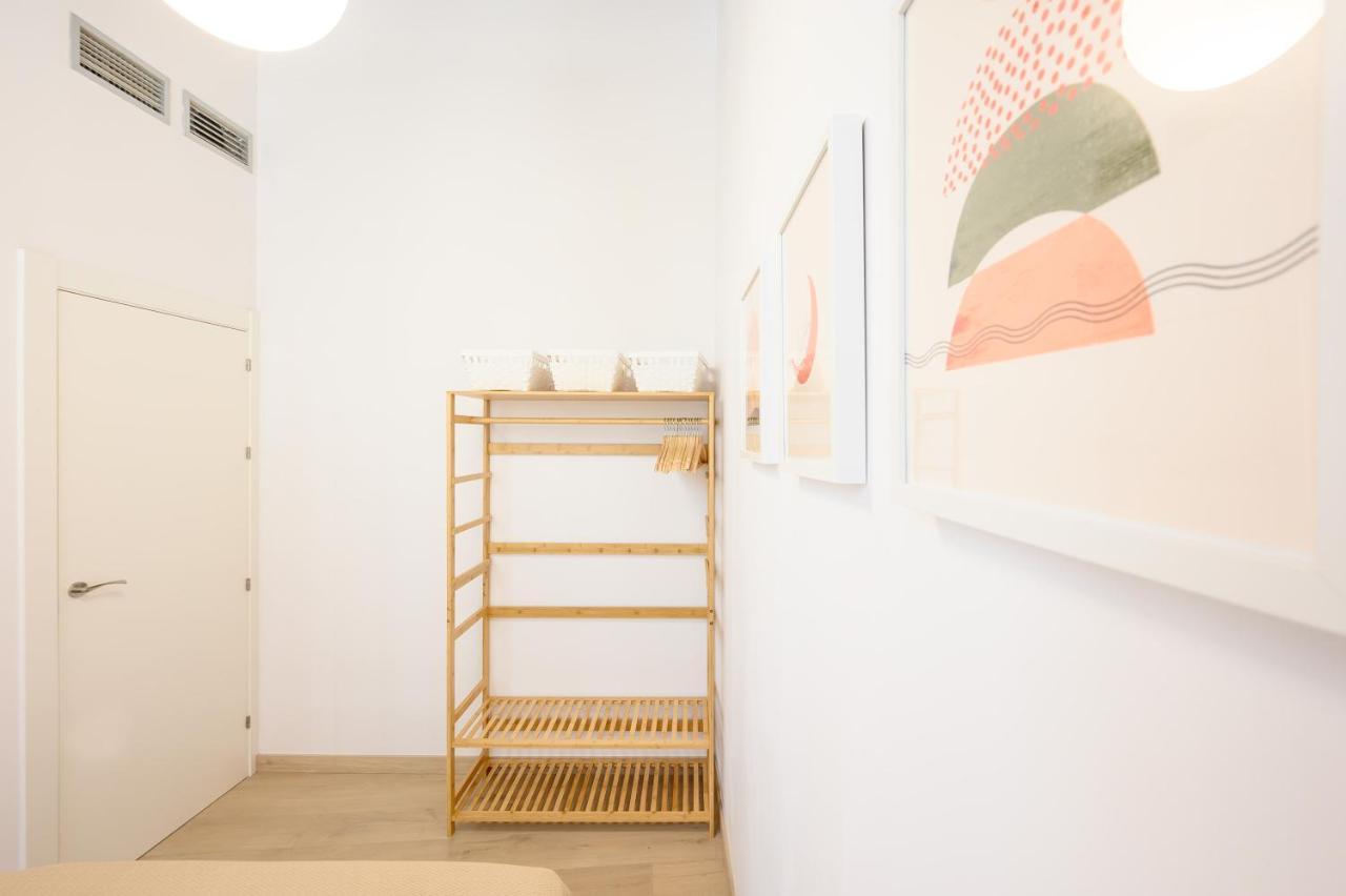 Modern 3 Bedroom, City Center With Patio & High Ceilings By 10Tosea Málaga Eksteriør bilde